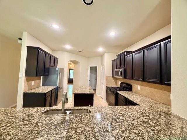 1106 Ellis Rd - Photo 7 of 19