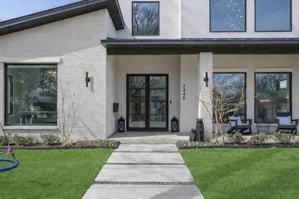 7340 Syracuse Dr - Photo 2 of 27