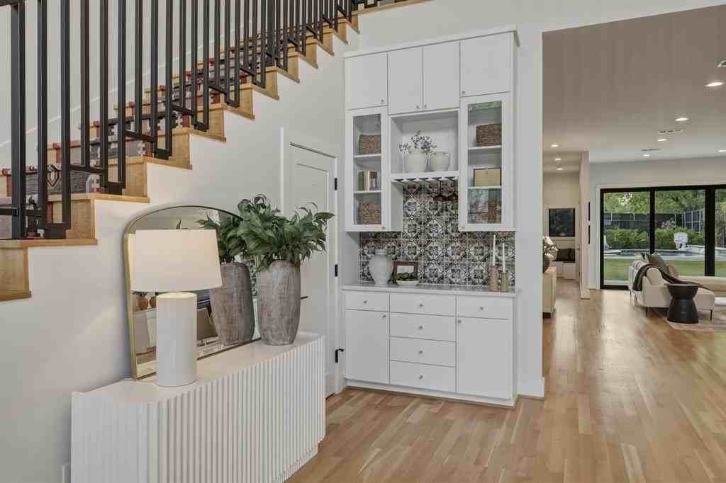 7340 Syracuse Dr - Photo 5 of 27