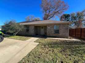 202 Chestnut Dr #C - Photo 1 of 1