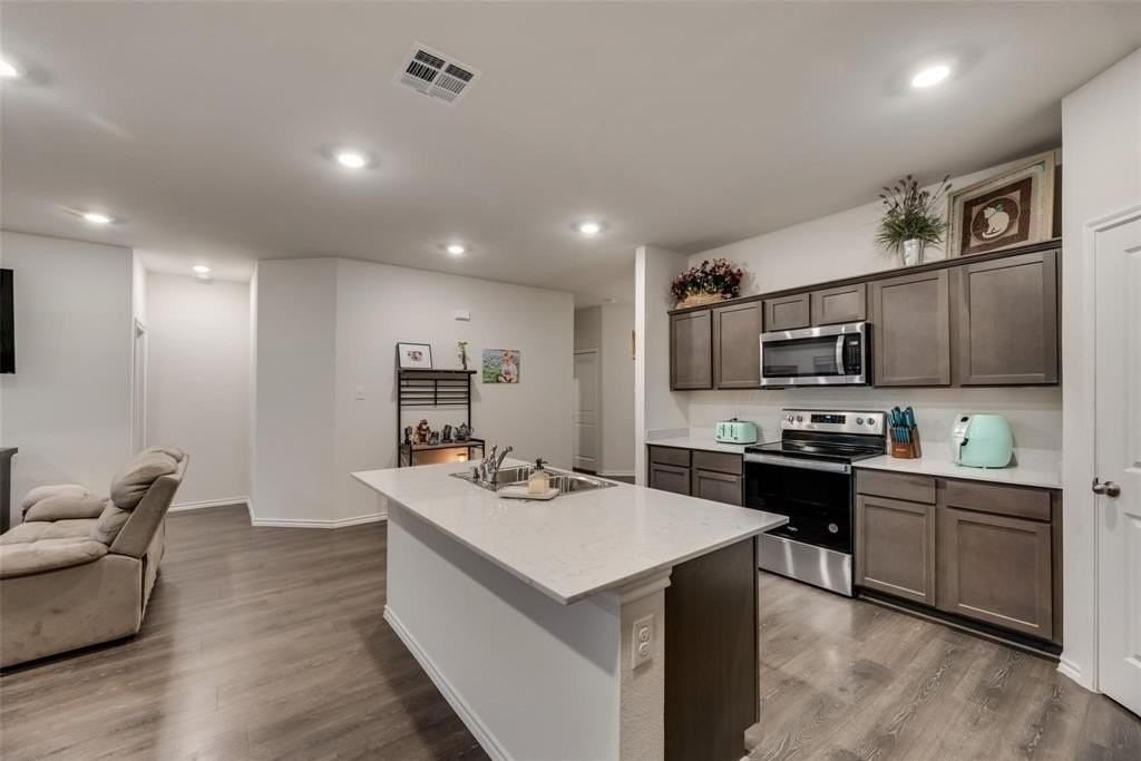 181 Seabiscuit Dr - Photo 3 of 23