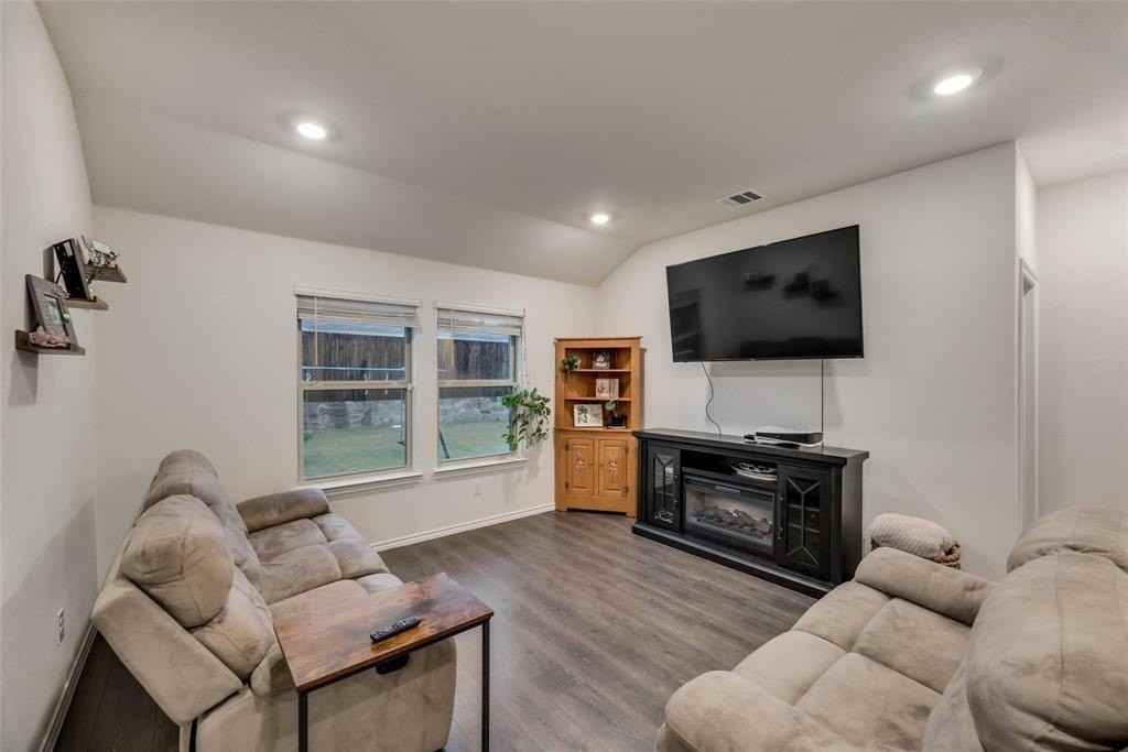 181 Seabiscuit Dr - Photo 4 of 23