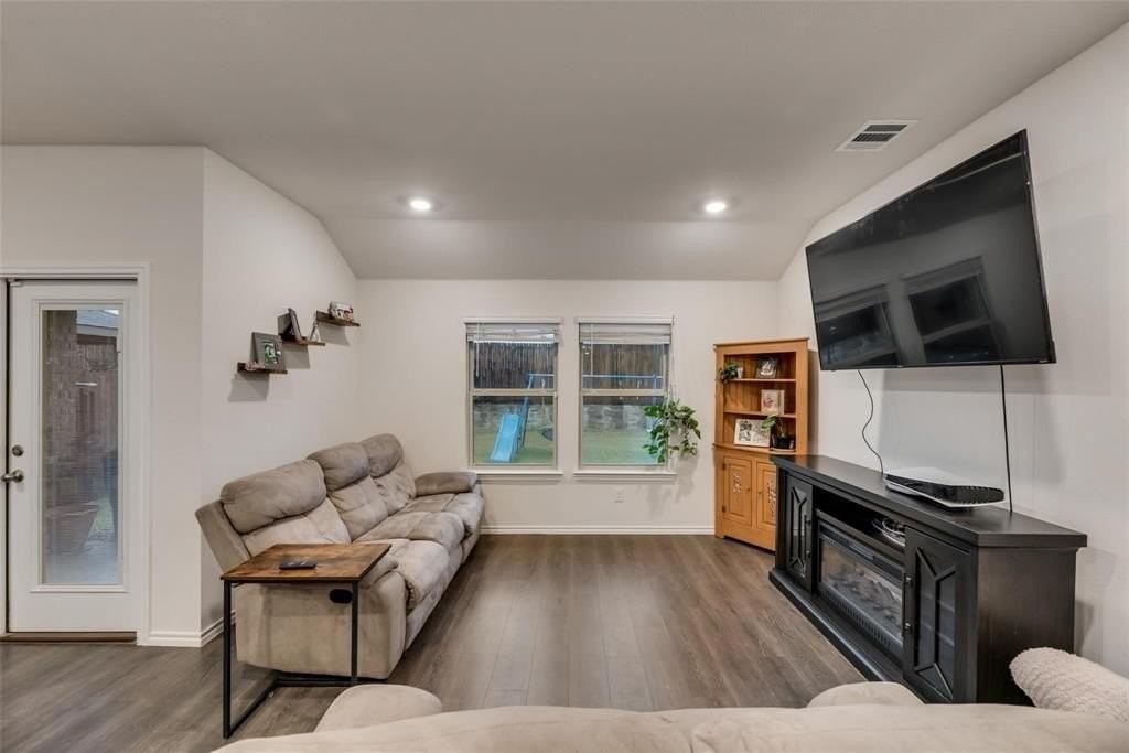 181 Seabiscuit Dr - Photo 5 of 23