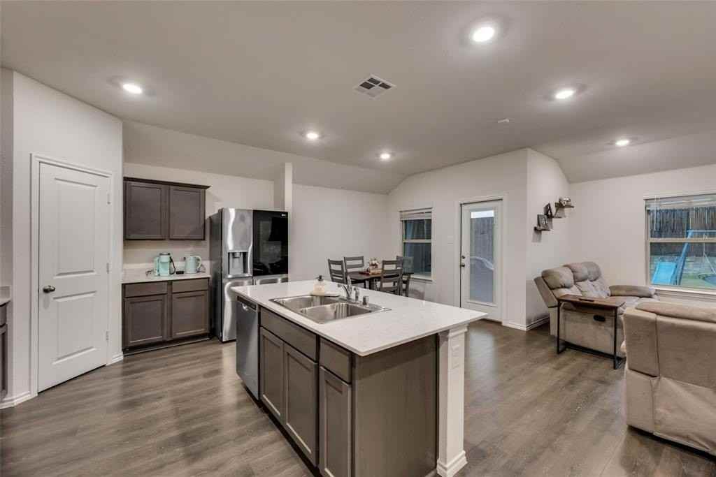 181 Seabiscuit Dr - Photo 7 of 23