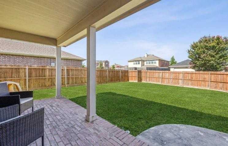 1609 Brandon Dr - Photo 3 of 7