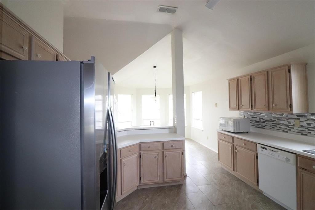 1101 Valley Branch Dr - Photo 4 of 10