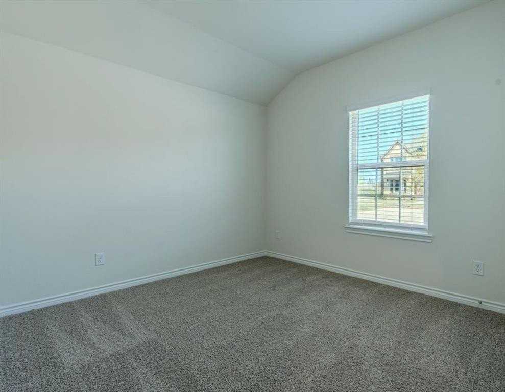 1323 Taggart St - Photo 4 of 11