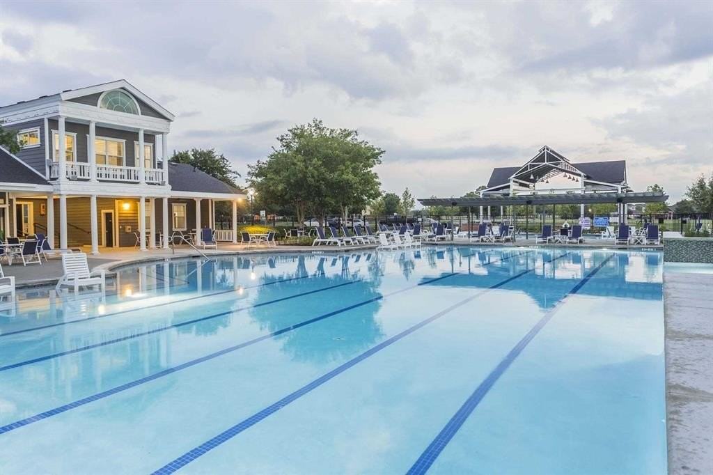 3515 Washington Dr - Photo 6 of 40