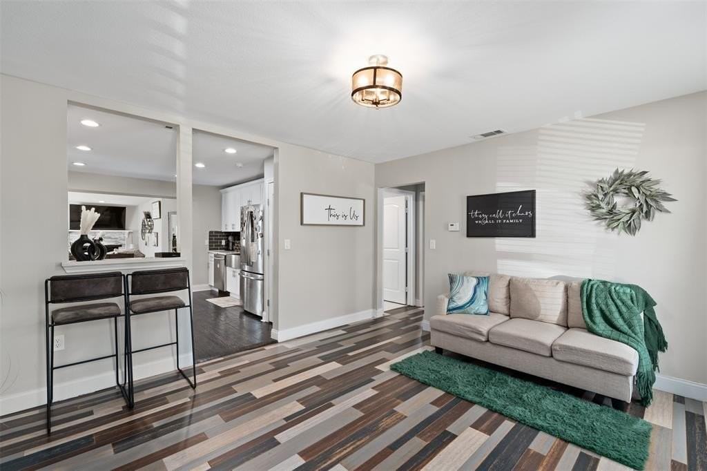 5808 Locke Ave - Photo 5 of 24