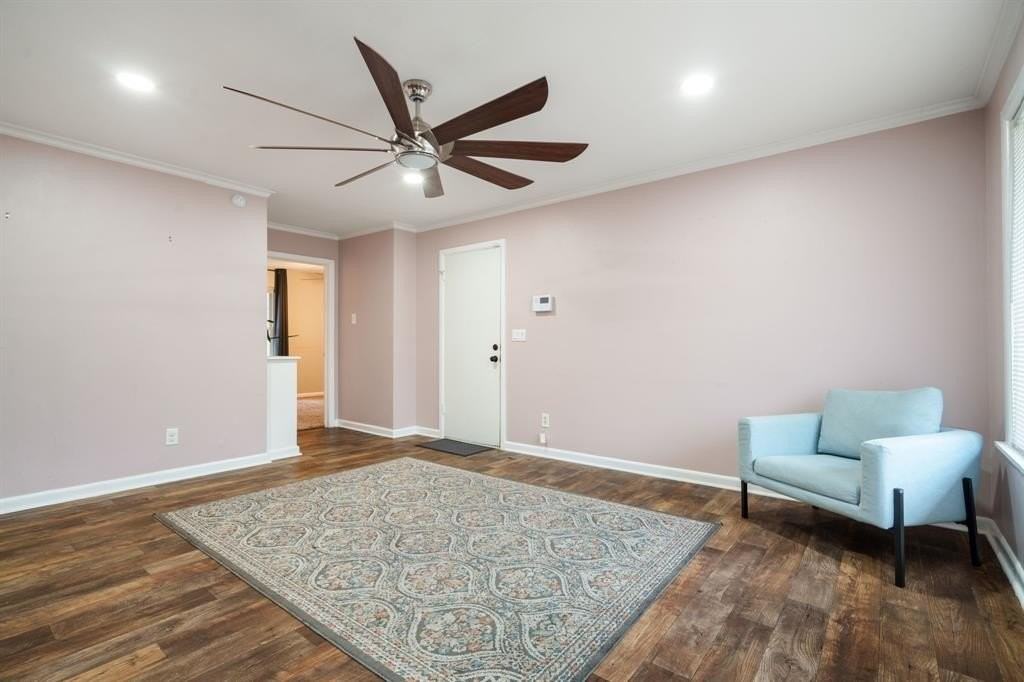 1614 Seevers Ave - Photo 7 of 19