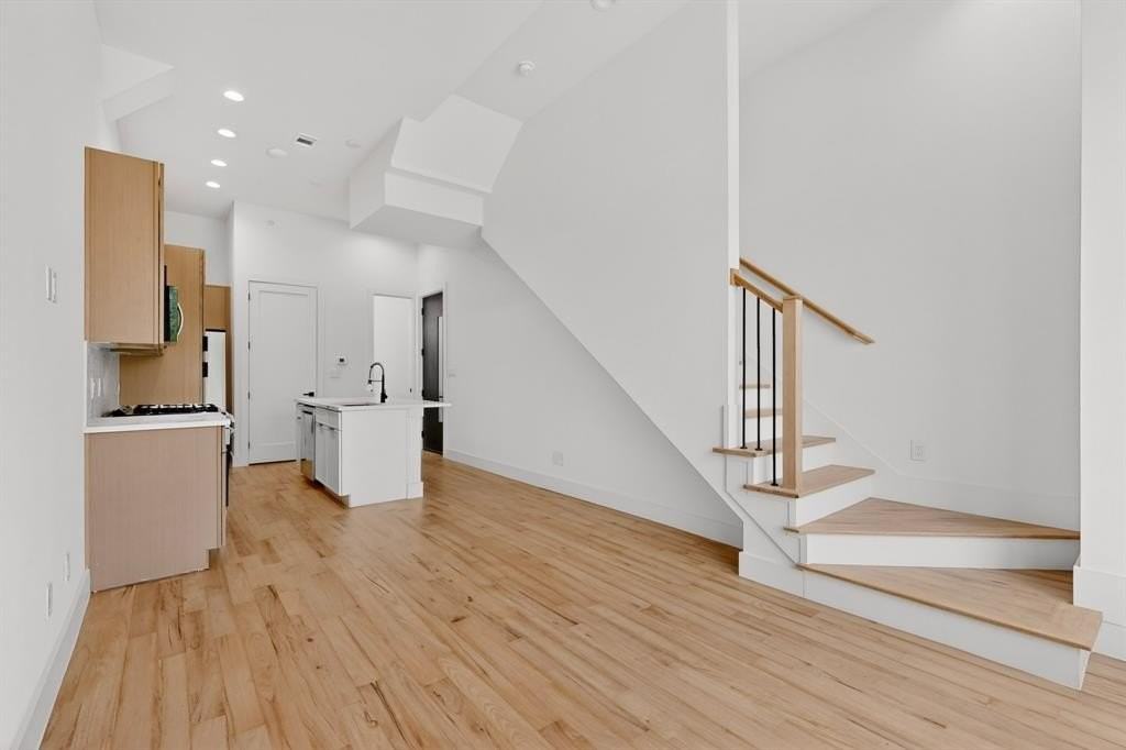 2080 Kelly Ave #109 - Photo 6 of 18