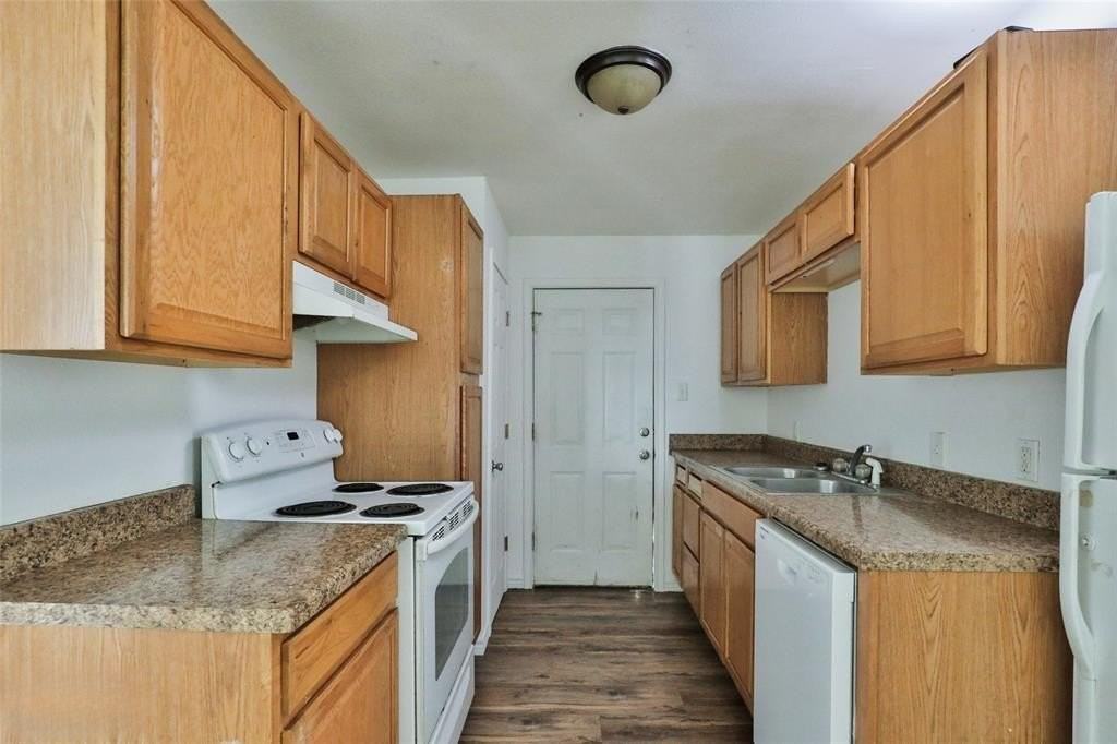 525 Jeanette St - Photo 7 of 17