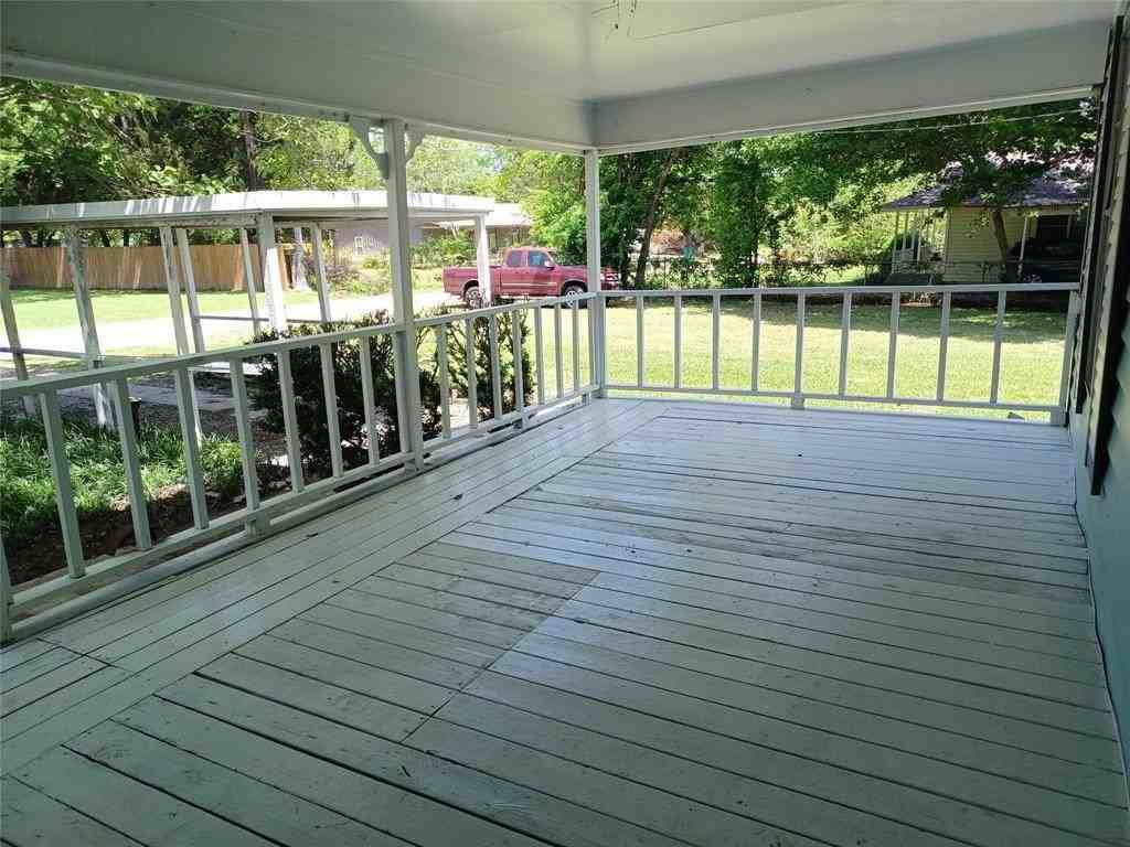 8335 Horseshoe Dr - Photo 3 of 18