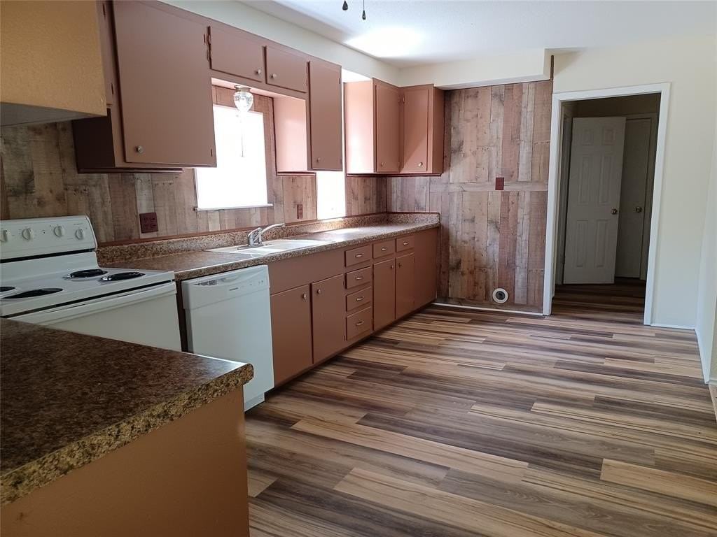 8335 Horseshoe Dr - Photo 7 of 18