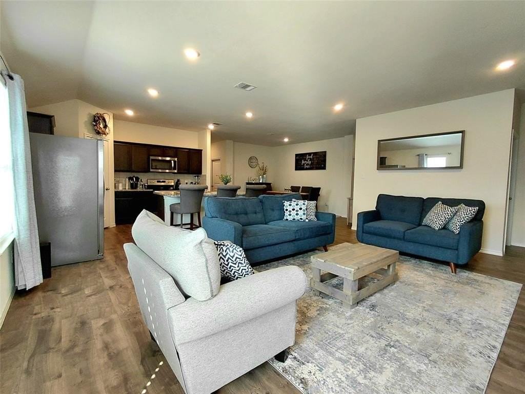 2267 Vance Dr - Photo 4 of 10