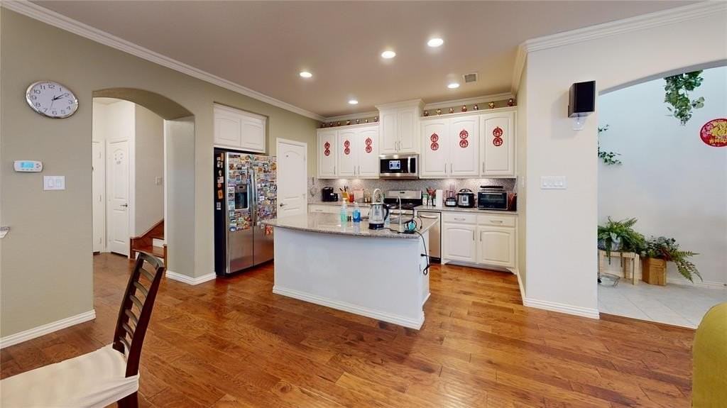 635 Matthew Pl - Photo 3 of 14