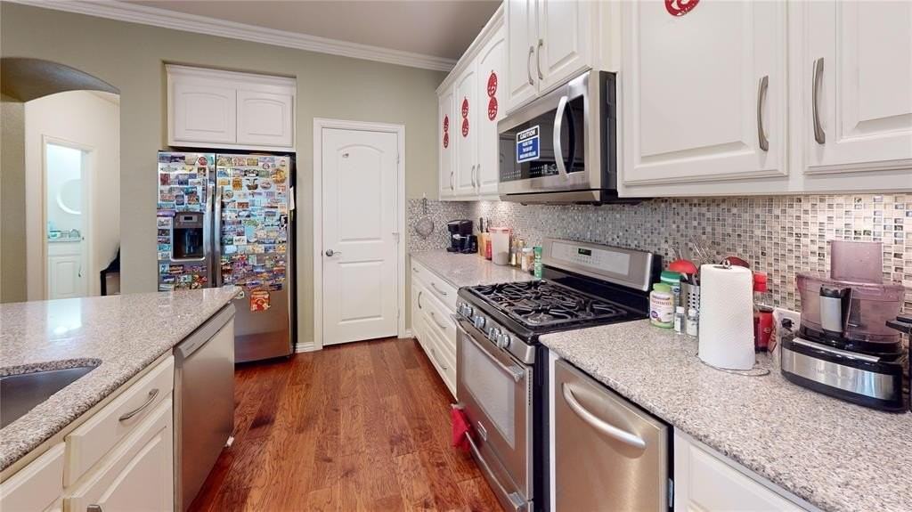 635 Matthew Pl - Photo 6 of 14