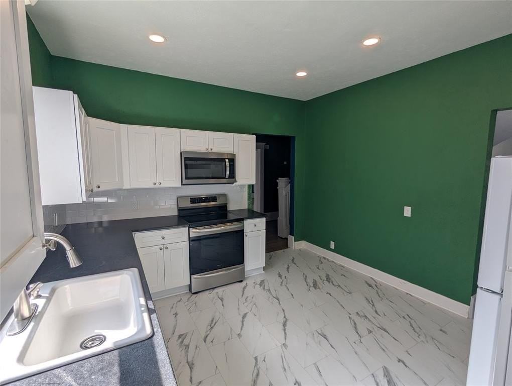 4526 Reiger Ave - Photo 2 of 27