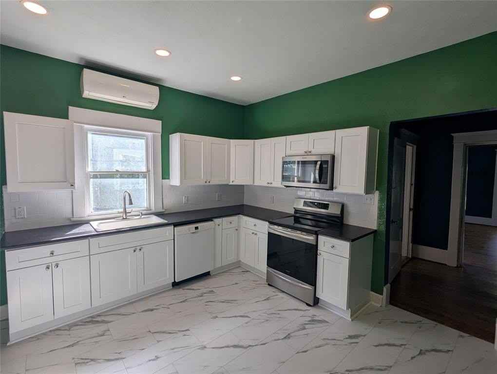 4526 Reiger Ave - Photo 3 of 27