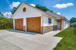 614 E College St - Photo 1 of 1