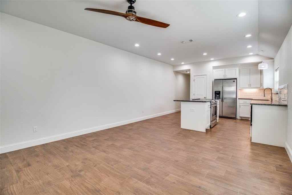 614 E College St - Photo 3 of 11