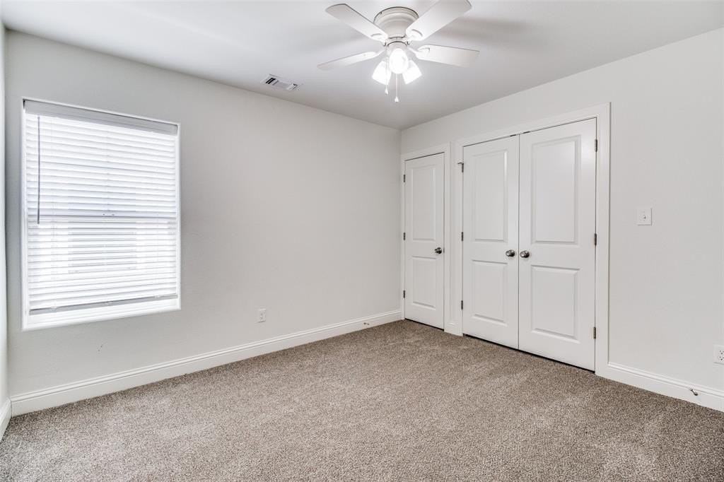 614 E College St - Photo 6 of 11