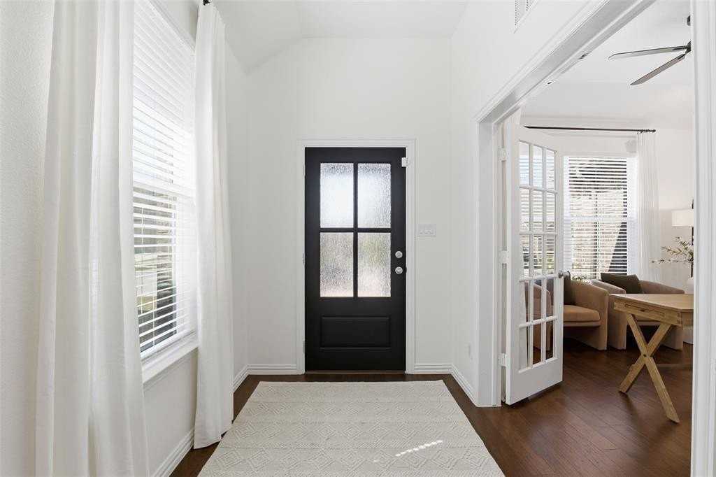 15137 Devonne Dr - Photo 4 of 28