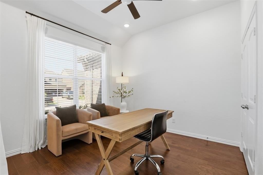 15137 Devonne Dr - Photo 5 of 28