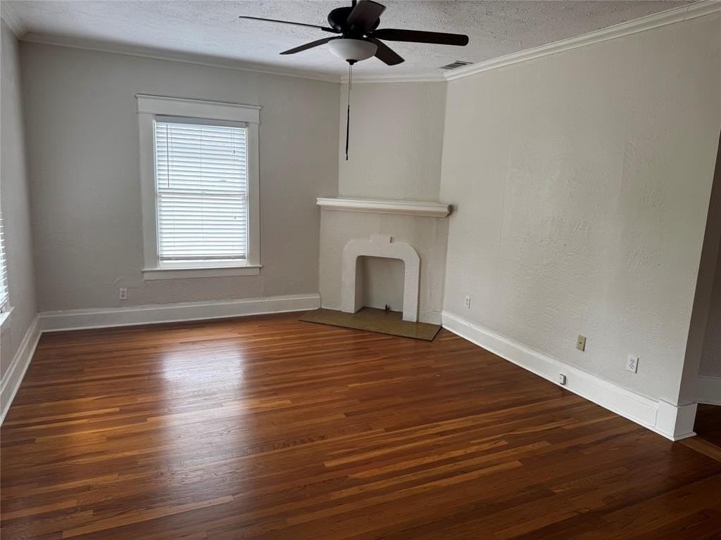 4932 Victor St - Photo 5 of 24