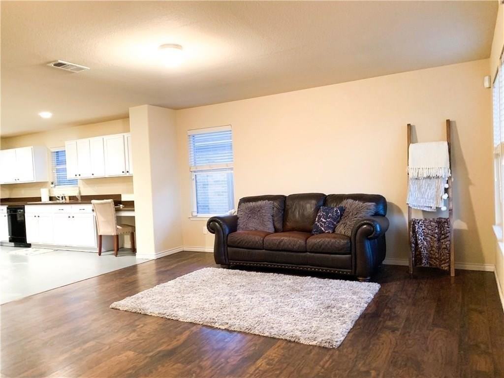 8832 Elk Creek Ln - Photo 7 of 28