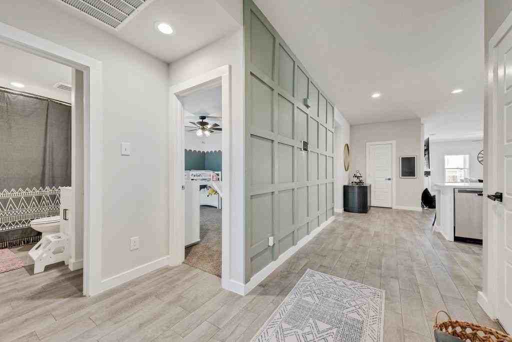 1513 Hulen Park Trl - Photo 5 of 37