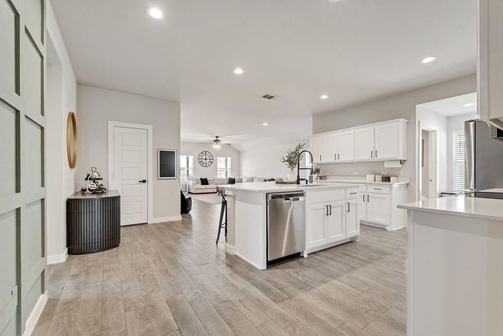 1513 Hulen Park Trl - Photo 7 of 37