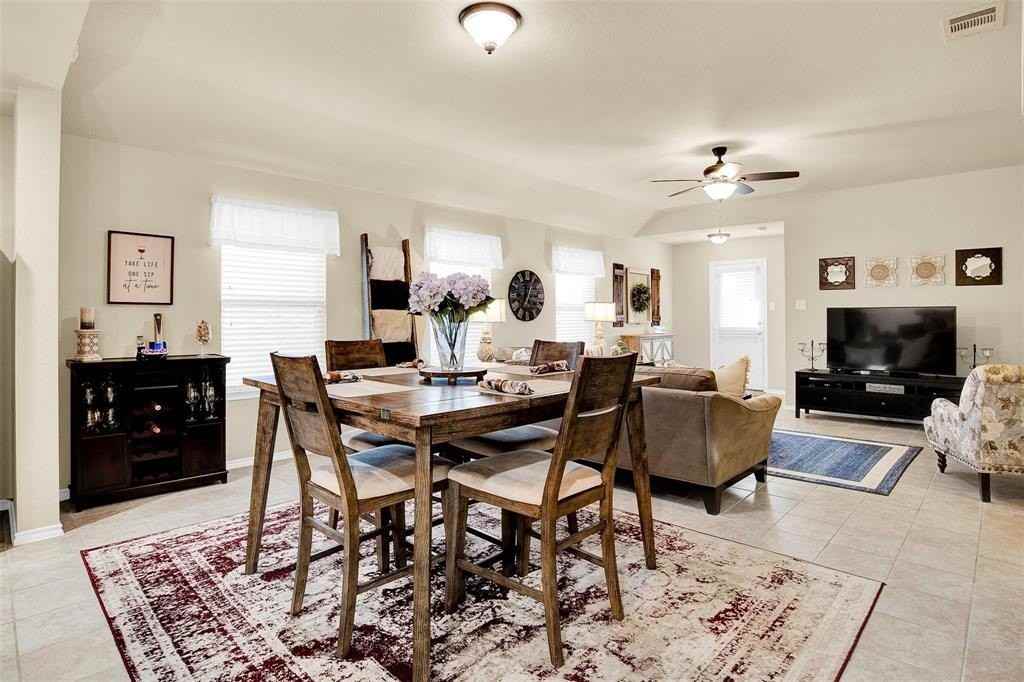 1405 Diamond Ct - Photo 7 of 34