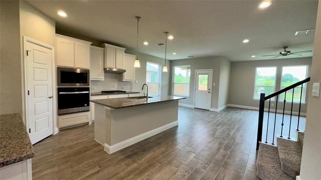 1709 Sparrow St - Photo 2 of 20