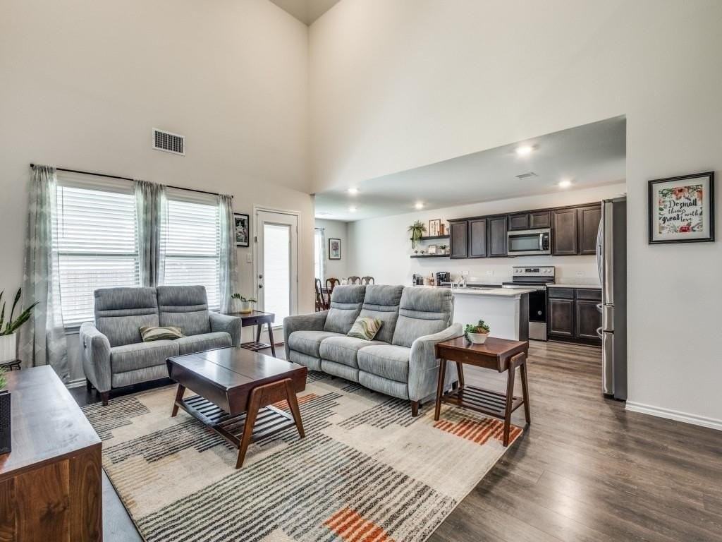 1308 Oak Orchard Ln - Photo 3 of 30