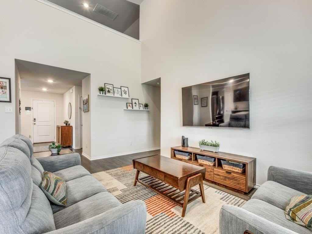 1308 Oak Orchard Ln - Photo 4 of 30