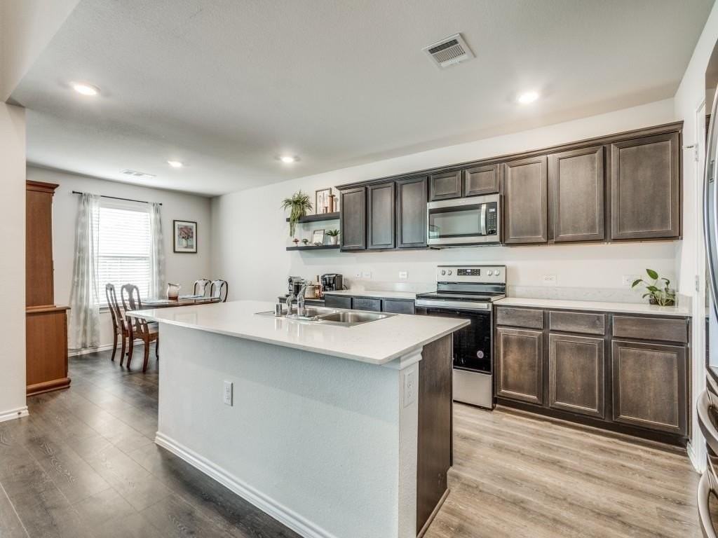 1308 Oak Orchard Ln - Photo 6 of 30