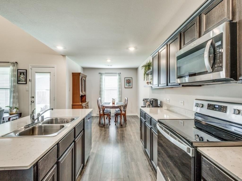 1308 Oak Orchard Ln - Photo 7 of 30