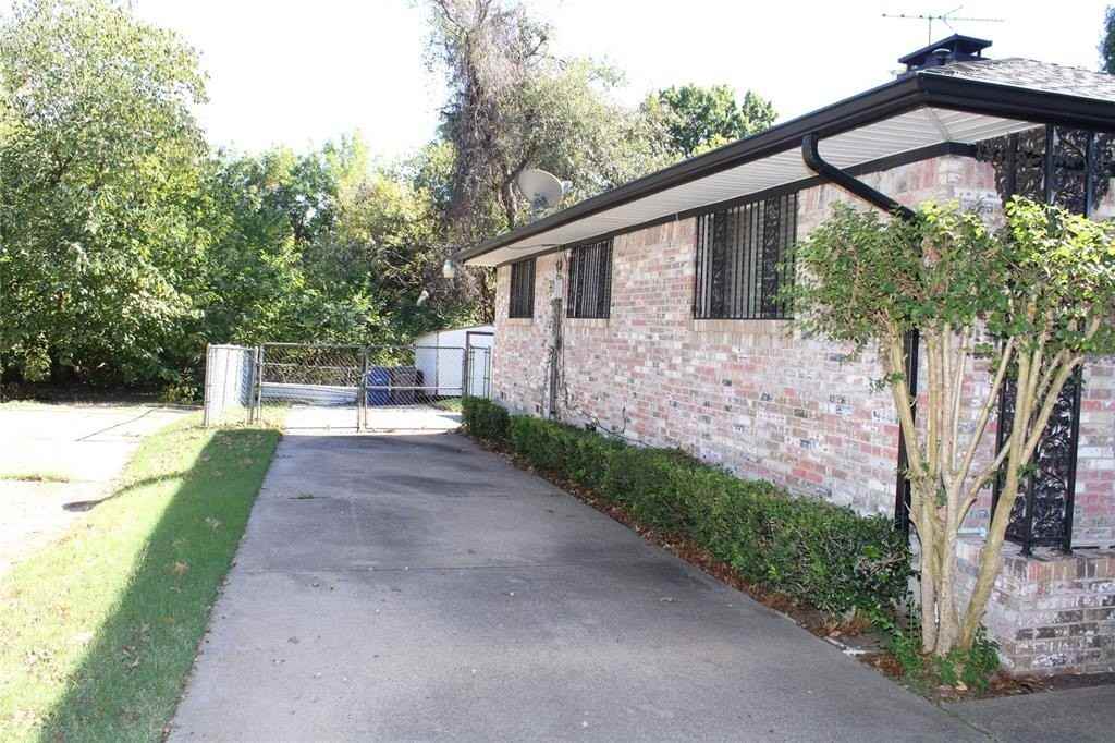 2730 King Cole Dr - Photo 2 of 35
