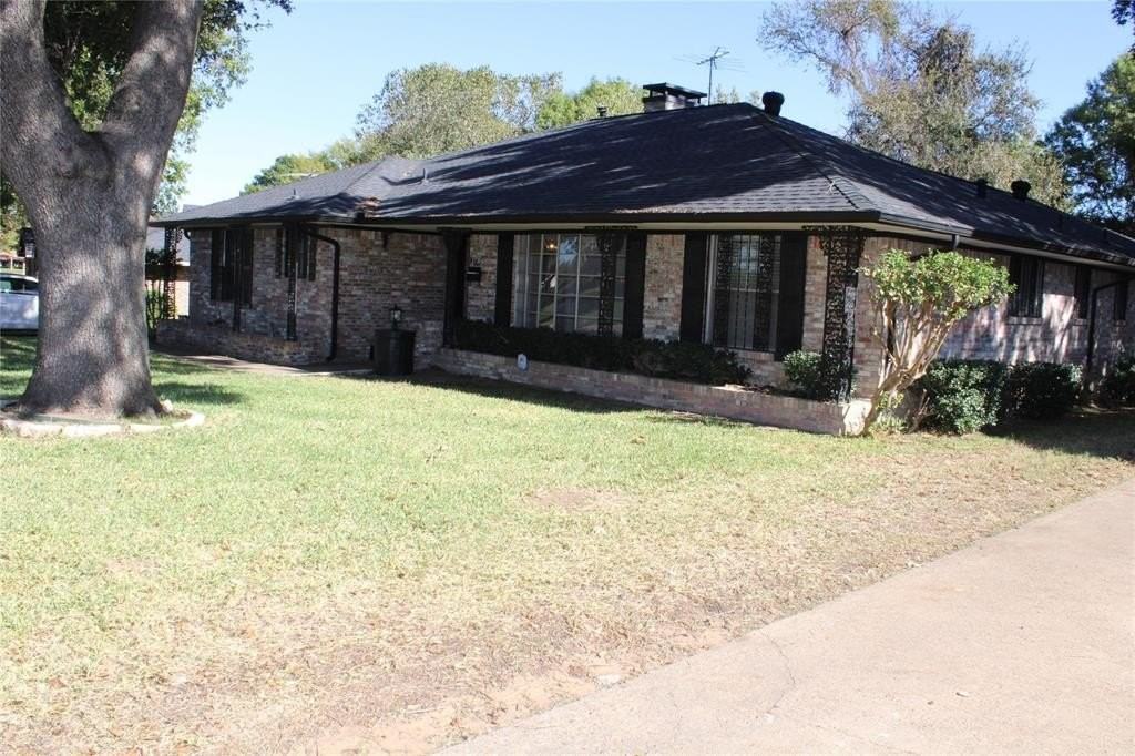 2730 King Cole Dr - Photo 3 of 35