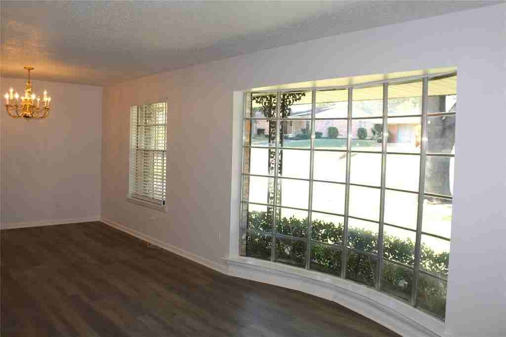 2730 King Cole Dr - Photo 7 of 35