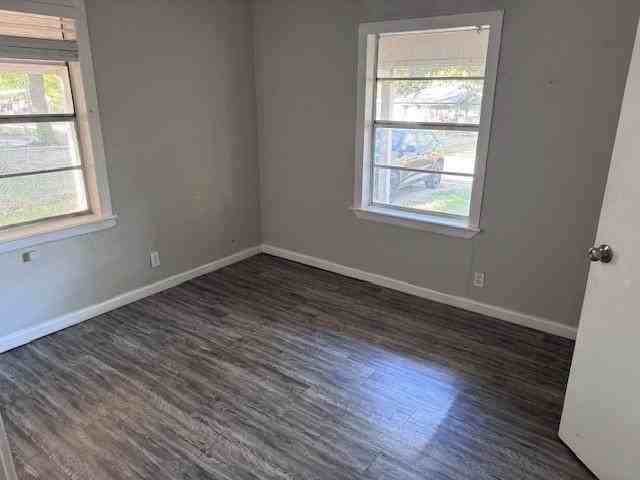 370 29th St Ne - Photo 5 of 9