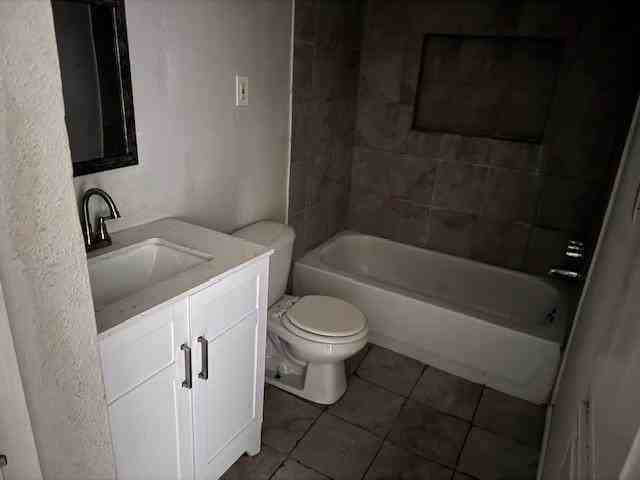 370 29th St Ne - Photo 7 of 9