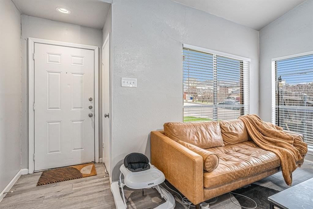 2201 Jackson Cir - Photo 6 of 24