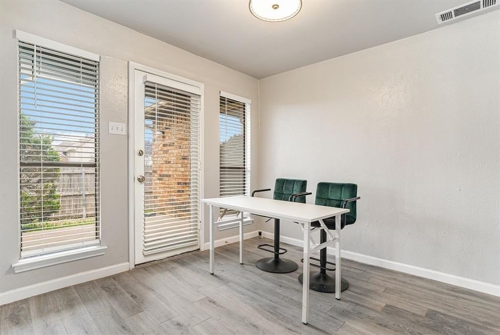 2201 Jackson Cir - Photo 7 of 24