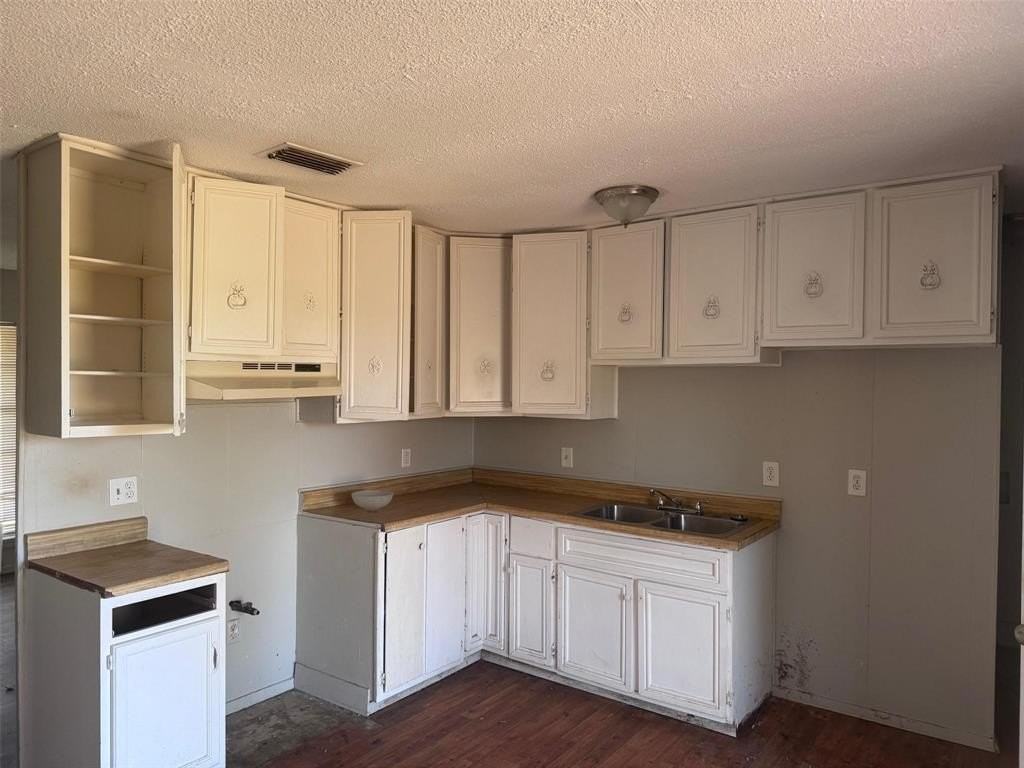 2112 Sunset Dr - Photo 3 of 8