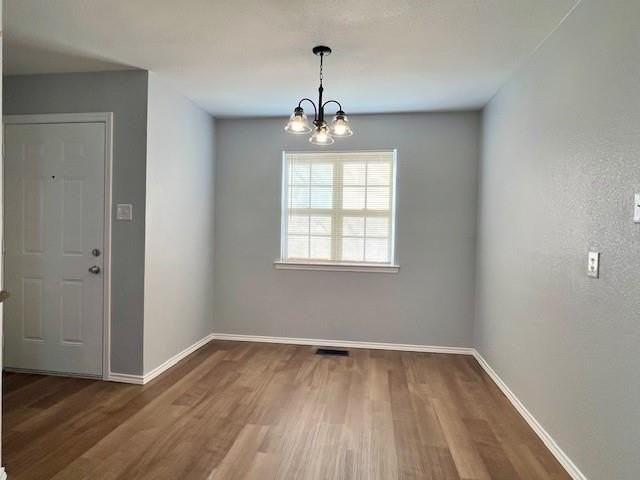 327 S 4th St - Photo 3 of 26