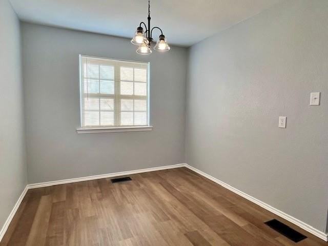 327 S 4th St - Photo 4 of 26