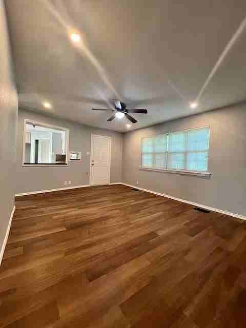 327 S 4th St - Photo 7 of 26