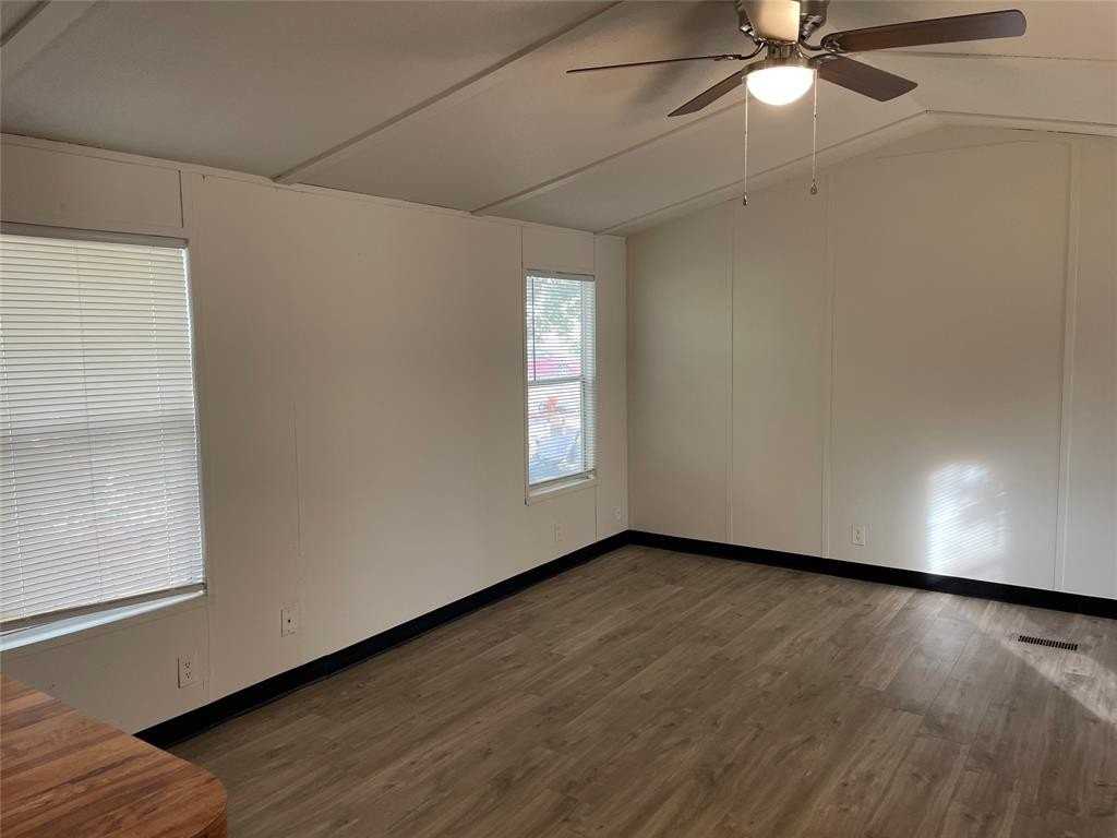 102 Mendy Ln - Photo 5 of 19